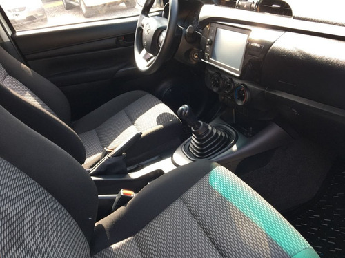 Imagen 9 de 11 de Toyota Hilux 2.7 Doble Cabina Mt 2021