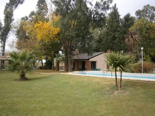 Venta - Casa Quinta Llamada La Deseada De 4 Ambientes