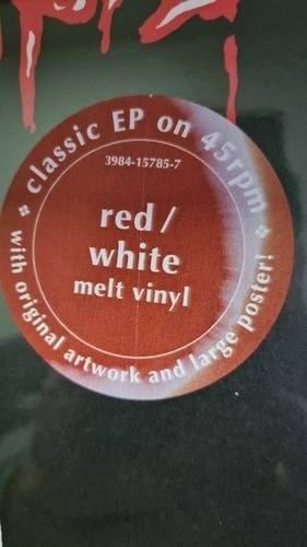 Imagem 3 de 4 de Lp Slayer Haunting The Chapel Red/white Lacrado Frete Grátis