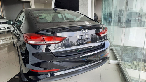 Imagen 11 de 15 de Hyundai Elantra 2018 2.0 Gls Premium At