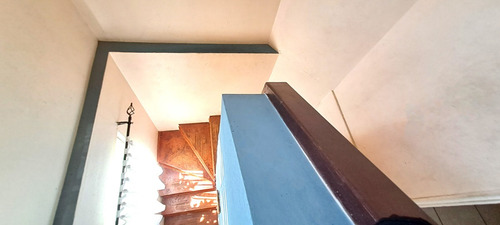 3 Dormitorios (uno Primer Piso) Pasaje Cerrado,buen Barrio