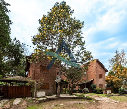 Imagen 2 de 30 de Triplex 4 Ambientes