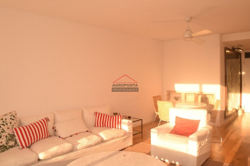 Apartamento En Peninsula, 2 Dormitorios *- Ref: 3013