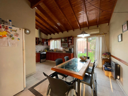 Venta Chalet 4 Ambientes 5 Cuadras Estación Castelar Norte