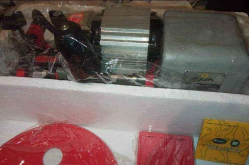 Imagen 6 de 6 de Máquina Duplicadora De Llaves Tipo Cisa Marca Duco's.