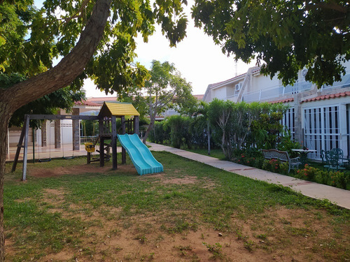 Imagen 14 de 14 de Re/max 2mil Vende Cómodo Y Atractivo Townhouse En Urb. Brisas De San Miguel - Isla De Margarita