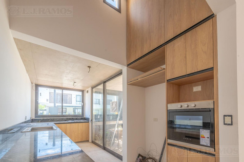 Casa En Venta En El Barrio Vistas, Puertos / Escobar