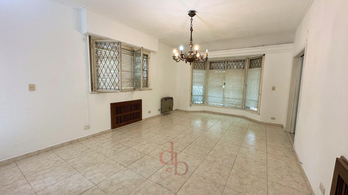Casa En Alquiler En Inmejorable Zona De Adrogué