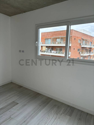 Departamento 2 Ambientes En Alquiler Row - Tigre Centro