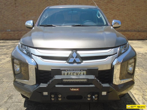 Imagen 2 de 15 de Mitsubishi L200 4x4 - Sincrónica