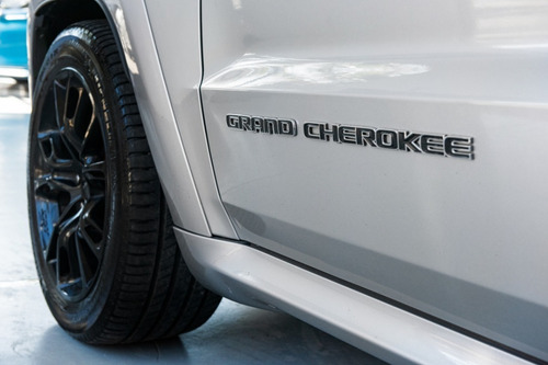 Imagen 7 de 15 de Jeep Grand Cherokee 6.4 Srt Atx 465hp At
