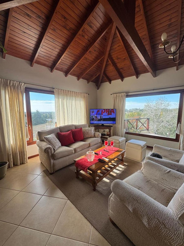 Casa En Venta - 3 Dormitorios 3 Baños - Tandil