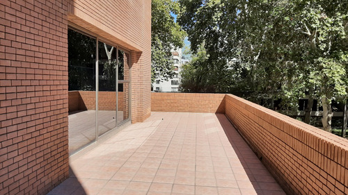 Excelente Ubicación Y Multipropósito !