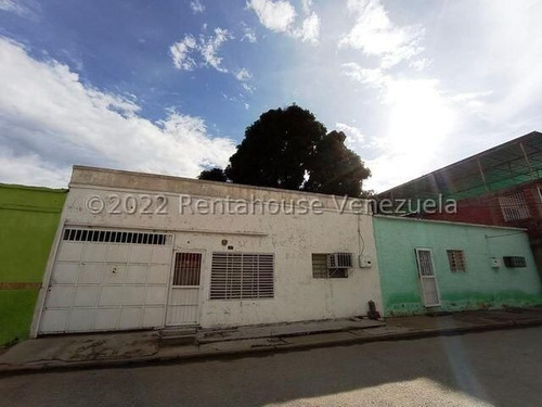 Casa En Venta, Urb. La Coromoto, Maracay 24-15765 Yr