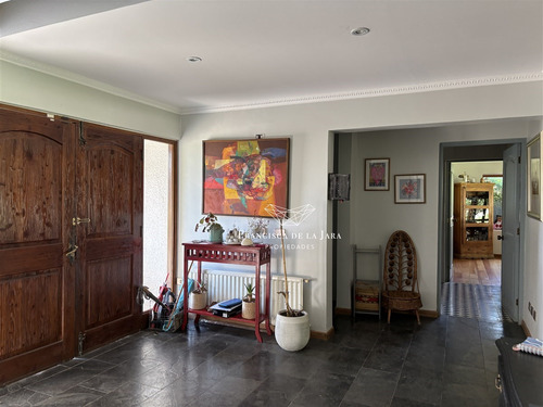 Casa Chilena, Parcela En Condominio. 5d+4b + Servicios.