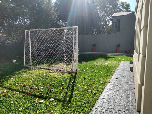 Imagen 13 de 29 de Excelente Casa En La Lucila,7 Ambientes Zona Colegios
