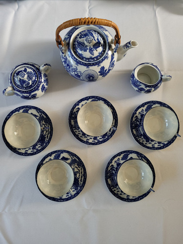 Juego De Te En Porcelana Japonesa Azul Y Blanco Azul Oriental (Usado)
