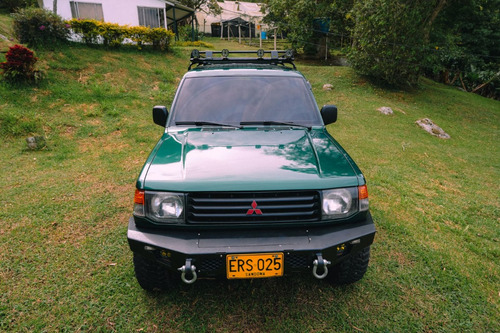 Mitsubishi Montero 2.6 V12