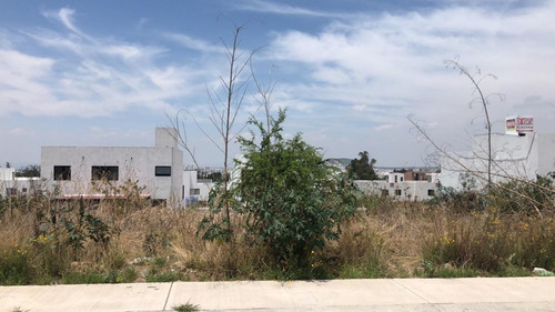 Terreno Plano De 250 M2 En Lomas De Juriquilla, De Oportunid