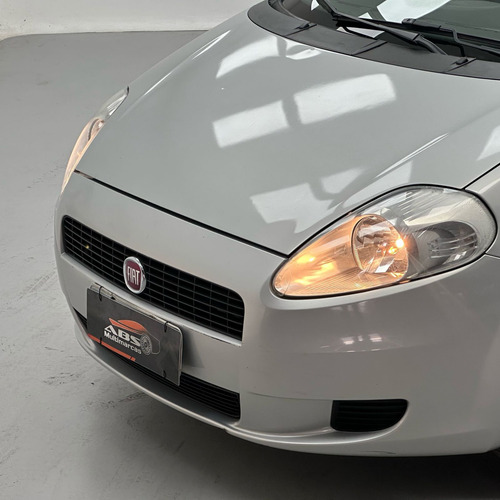 Fiat Punto 1.4 8V FLEX 4P MANUAL