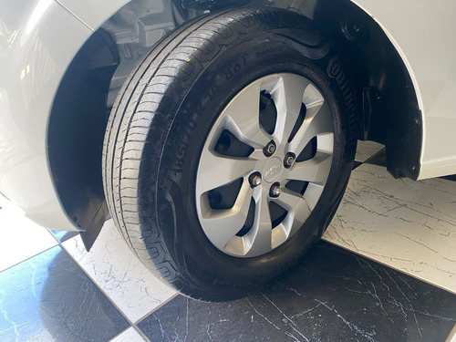 Imagem 15 de 17 de Chevrolet Onix 1.0 Joy 2020