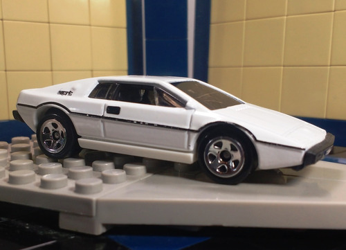 Priviet Tematicos Lotus Esprit S1 James Bond Hot Wheels 2