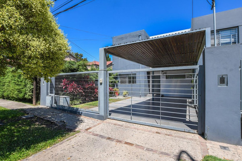 Imagen 2 de 30 de Casa De 3 Dormitorios - Con Pileta Y Parrillero - Fisherton