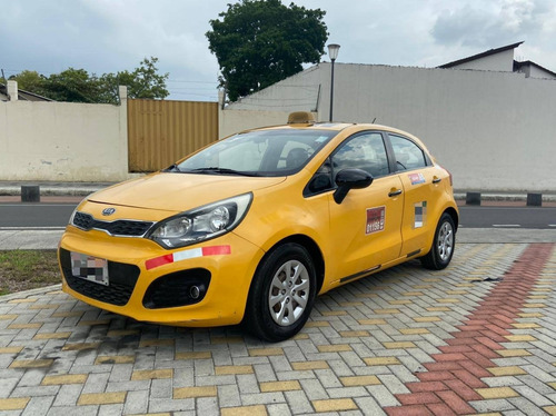 Taxi Kia Rio R Hatchback 2012 Con Puesto