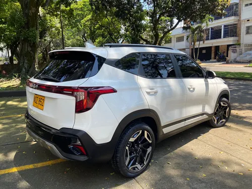 Kia Seltos 2.0 Zenith 4X2