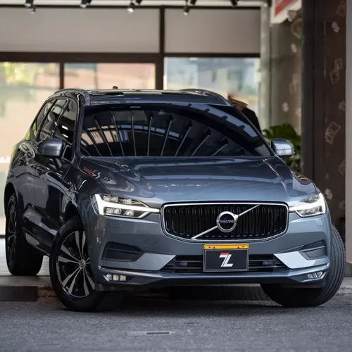 Volvo XC60 T5 awd momentum 2.0