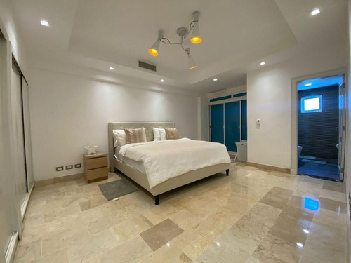 Apartamento Amueblado En Renacimiento De 3 Habitaciones
