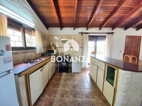 Piriápolis Punta Fría Casa En Venta 350 Mts De La Playa San Francisco. 589 Mts De Terreno Esquina. Salida A Dos Calles.