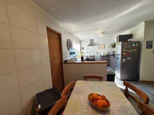Casa En Venta De 6 Dorm. En Pelarco