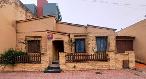 Casa En Venta En Trenque Lauquen, A Reciclar, Centrica