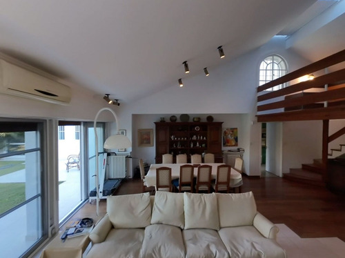 Casa En Alquiler 4 Dormitorios Con Pileta En San Isidro