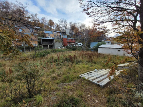 Oportunidad Única: Terreno 1.119 M² (r2) + Casa