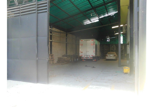 Imagen 4 de 9 de Galpón En Venta, Avenida Intercomunal