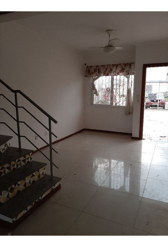 Casa À Venda Na Rua Germano Basler, Jardim Leopoldina, Porto Alegre - Rs - Liv-11609