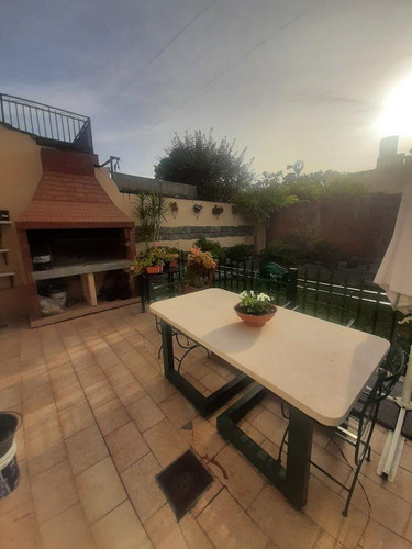 Imagen 7 de 24 de Liniers 188, Hermoso Chalet De 2 Plantas