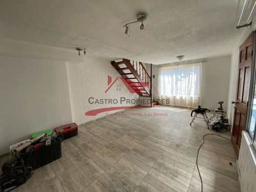 Hermosa Casa De Dos Pisos 4 Dormitorios 2 Baños, Quilicura
