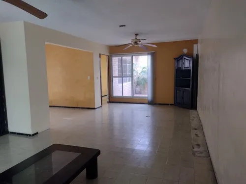 Casa De 1 Piso A La Venta, Frac. Floresta, Veracruz, Ver