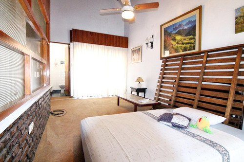 Imagen 18 de 30 de Chalet 7 Ambientes Venta Con Suite Jardin Terraza Piscina Quincho Y Cochera En Olivos