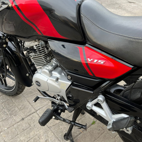 Bajaj V15