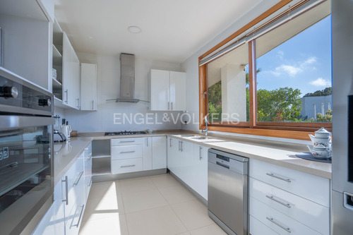 Venta Preciosa Casa Muy Bien Ubicada En Marbella