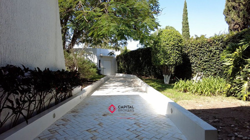 Casa De Lujo En Renta En Colinas De San Javier Con Alberca