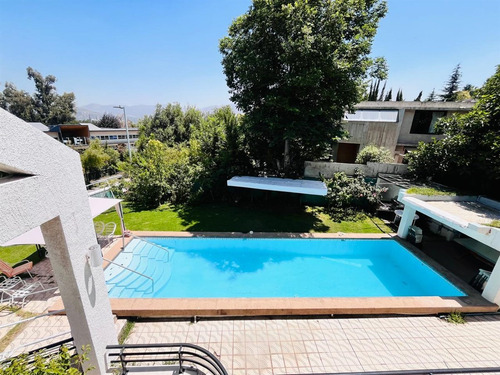 Casa En Venta De 8 Dorm. En Las Condes