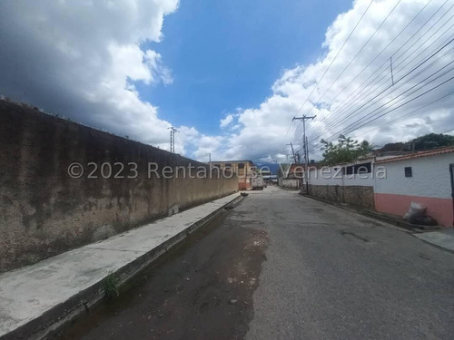 Casa En Venta Ubicada En Casco Central De Naguanagua Carabobo 24-5241, Eloisa Mejia