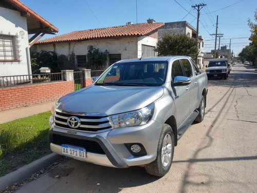 Toyota Hilux 2.8 Cd Srv 177cv 4x2 2016