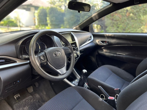 Imagen 13 de 15 de Toyota Yaris 1.5 Xli Mt