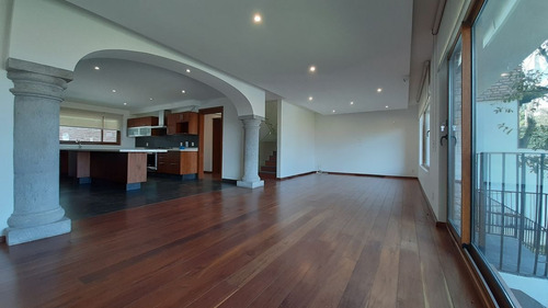 Imagen 9 de 30 de Hermosa Casa Con Jardin Y Roof En Paseo De Las Lomas!